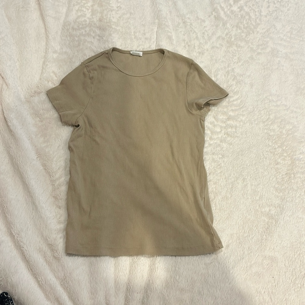 Large tan Cotten on shirt